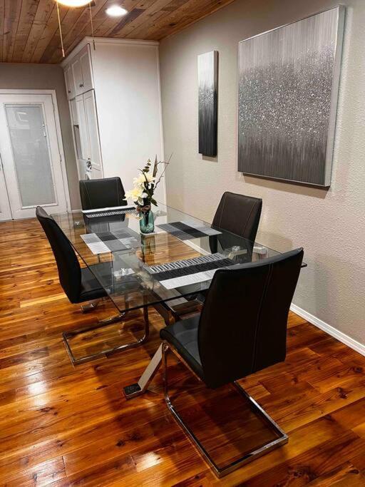 2 Bedroom Luxury Home.. Wooden Floors And Ceilings دالاس المظهر الخارجي الصورة